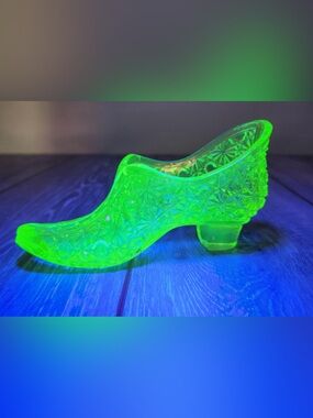 Topaz Vaseline Uranium Glass Slipper Shoe